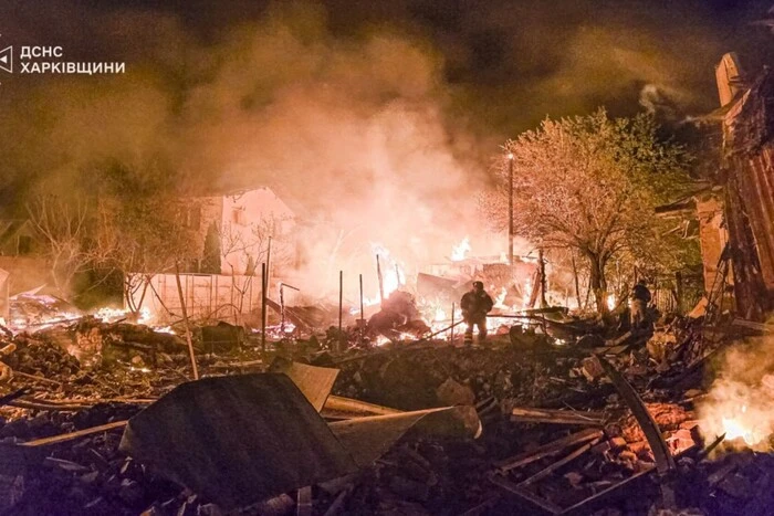 Ukraine wurde von Drohnen in Charkiw angegriffen: Der Staatliche Notdienst zeigte Bilder der Folgen