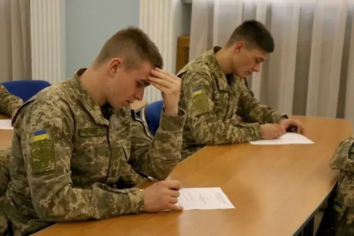 Курсантам військових вишів підвищили стипендію