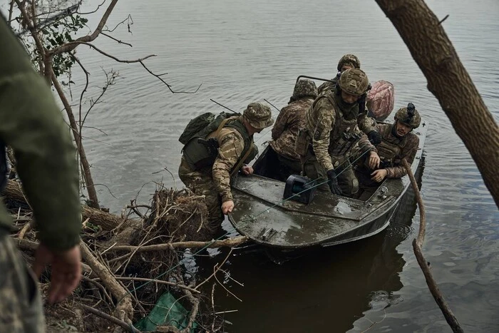 Russia prepares to seize islands in the Dnipro