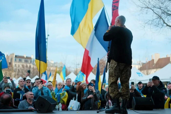 Russland kann in Frankreich gegen TCK und Selenskyj protestieren