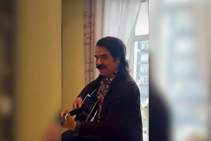 Pavlo Zibrov played guitar for Rybcynsky (video)