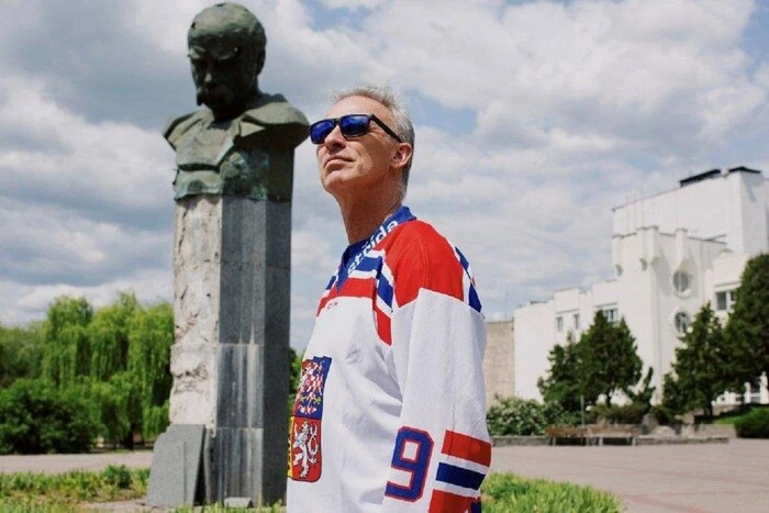 Legendarny hokeista zareagował na udział dwukrotnego zdobywcy Pucharu Stanleya w uhonorowaniu okupantów