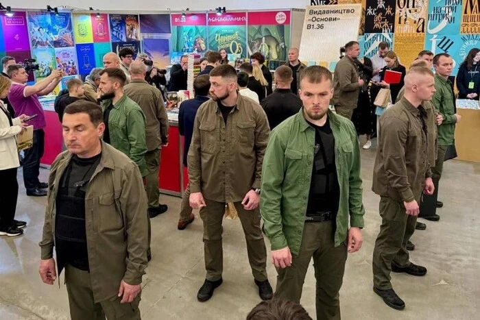 Znamy powód, dla którego Zelenskiego na 'Książkowym Arsenale' otoczyli ochroniarze