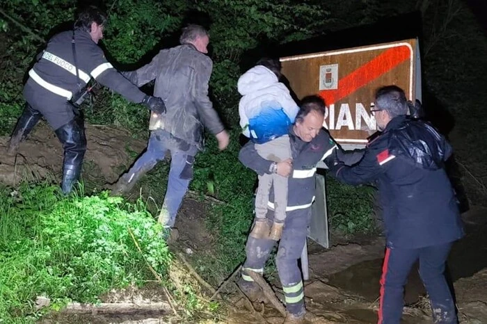 В Італії батько роками тримав двох дітей у лісовій хатині, побоюючись коронавірусу