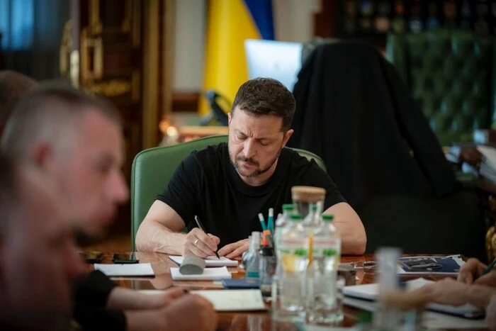 Zeleński ostrzegł przed zagrożeniem rosyjskich uderzeń w energetykę