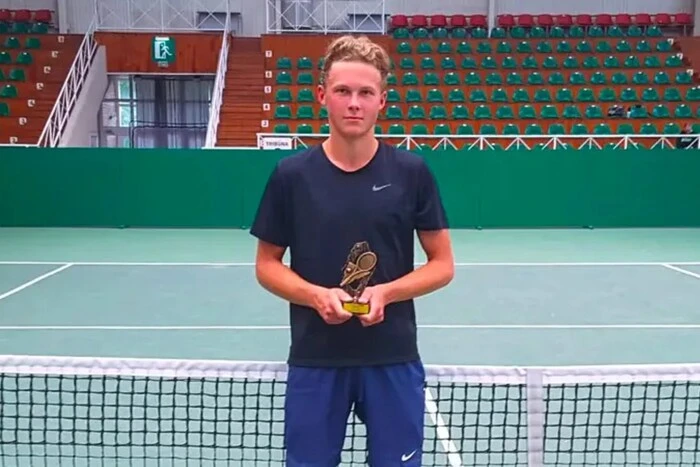 Der russische Tennisspieler wurde wegen Dopingverstoßes gesperrt