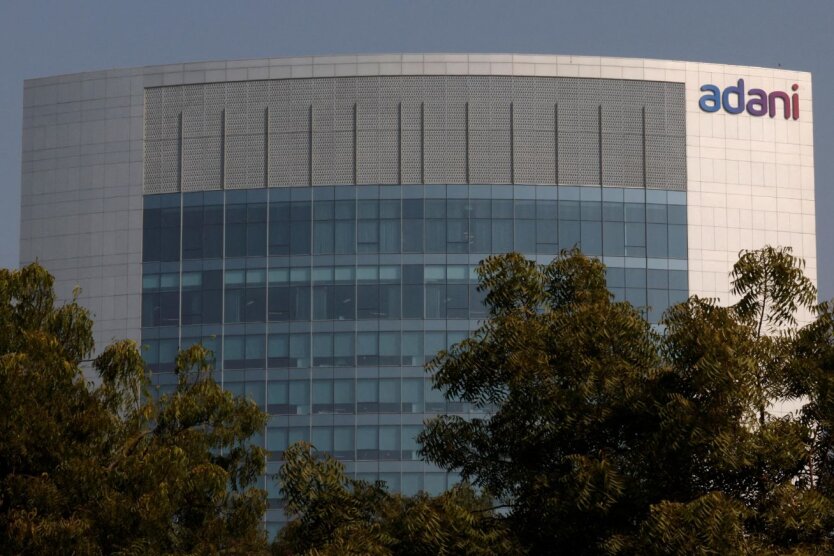 Акції індійського гіганта Adani обвалилися через підозри в обході санкцій проти Ірану