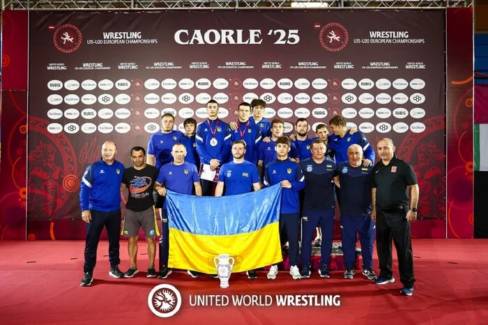 Die ukrainische Nationalmannschaft im Freistil Рingen belegte den dritten Platz bei der U20-Europameisterschaft