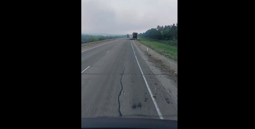 Одна из фур с украинскими дронами не доехала до цели: взрыв попал на видео