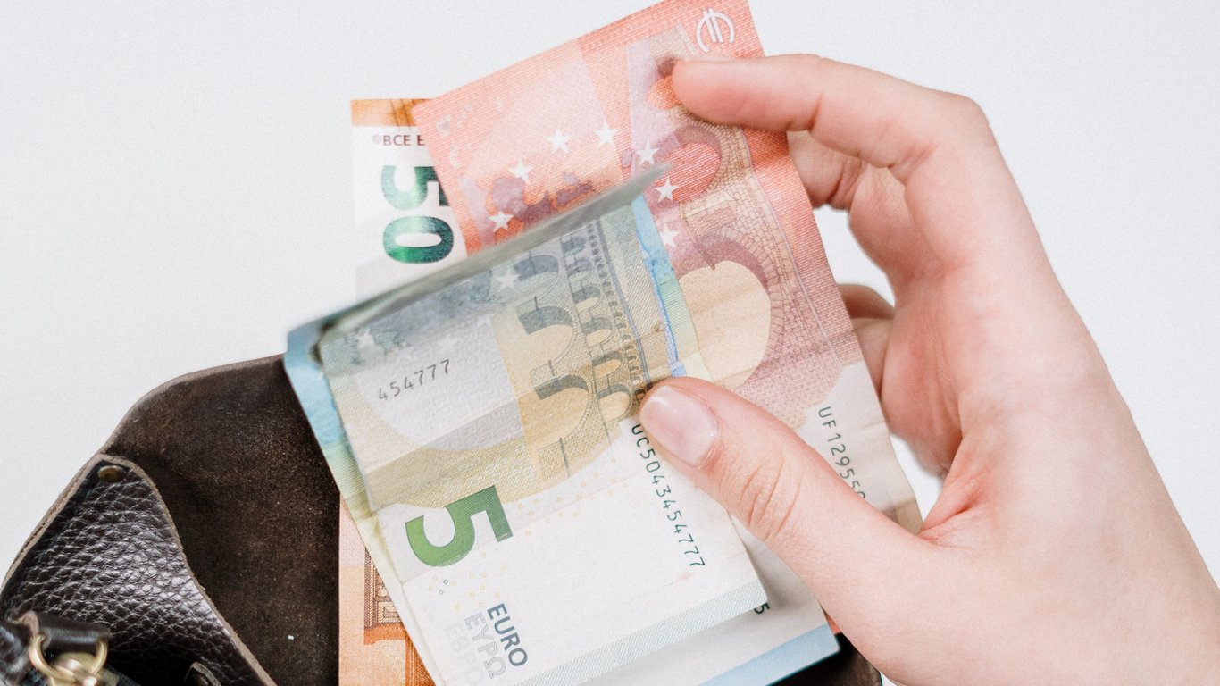 Globaler Trend — was die Ukrainer über den Euro-Kurs im Juli wissen sollten