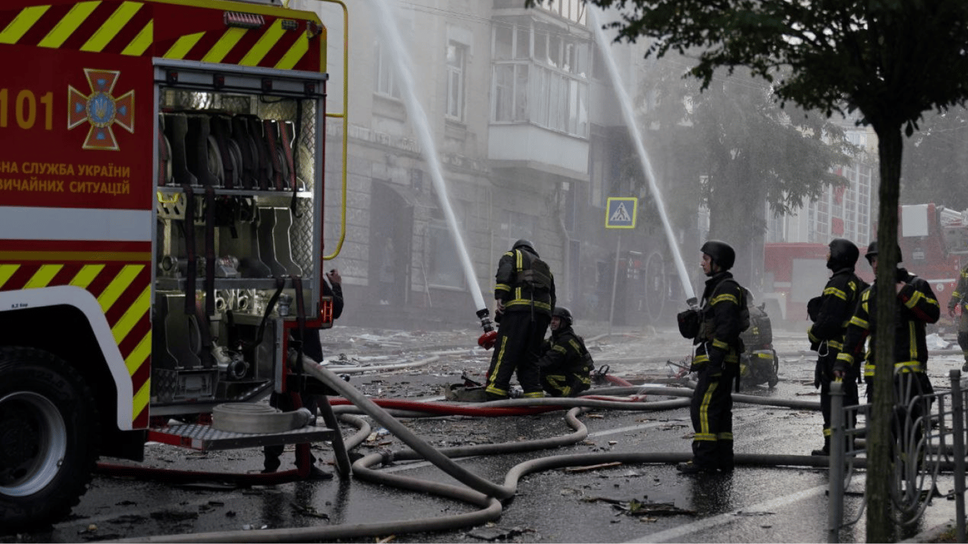 Kijów znowu został zaatakowany przez rosyjskie 'Shahedy' — fotoreportaż z skutków