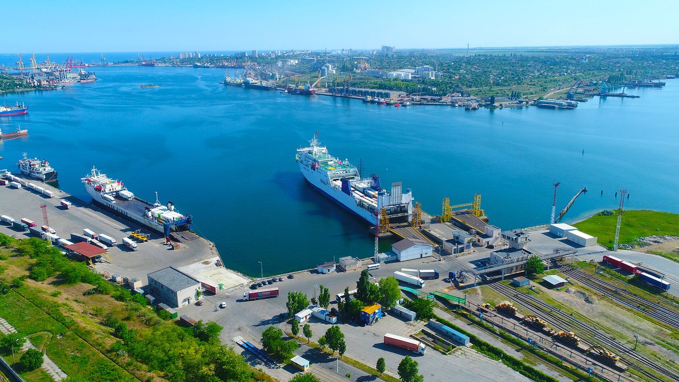Im Hafen von Tschornomorsk in Odesa werden die Docks repariert - Details