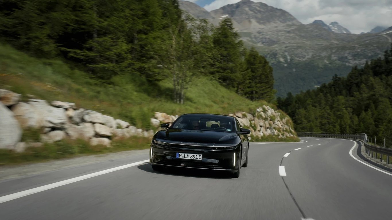 From Kharkiv to Lviv on a single charge — who set the record