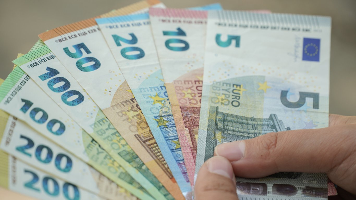 Payments to Ukrainians in the EU — where the largest amounts are in 2025