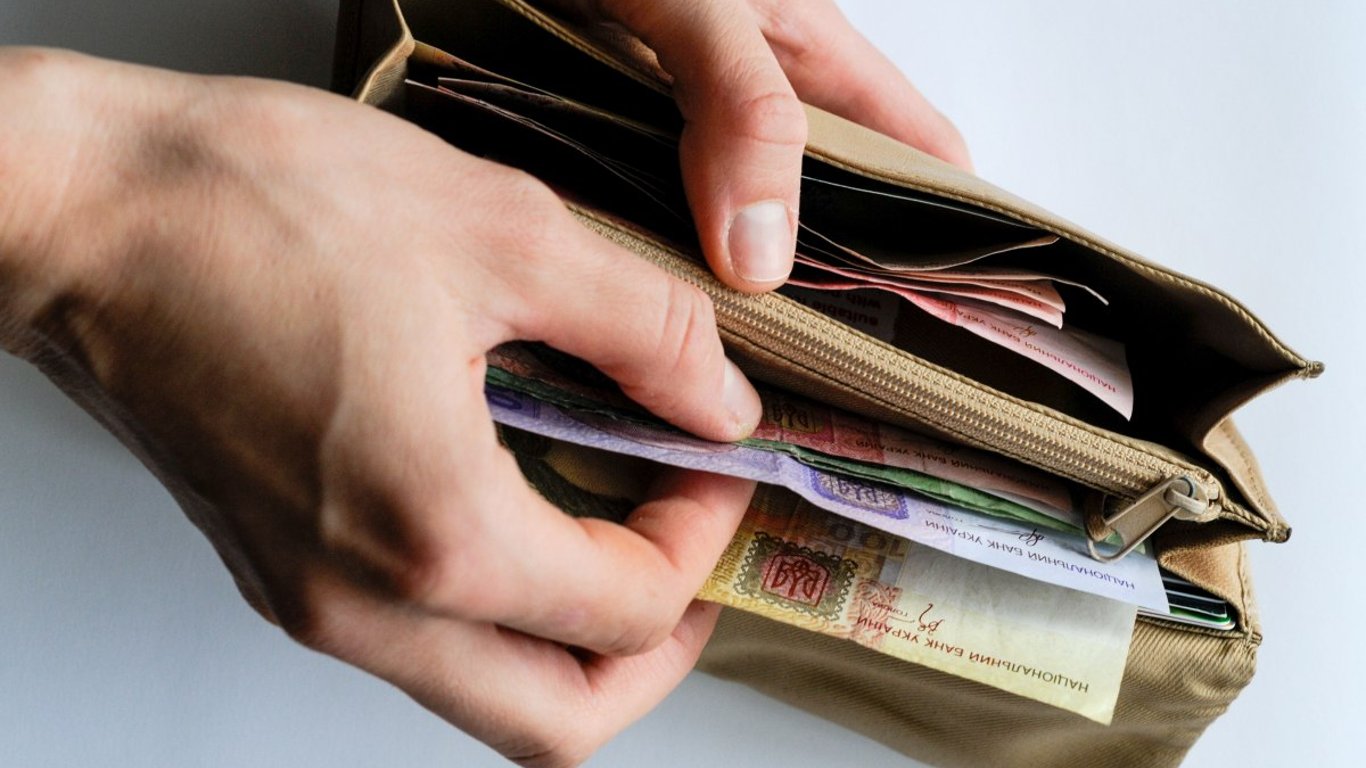 Шахраї знову полюють на гроші українців — хто у зоні ризику