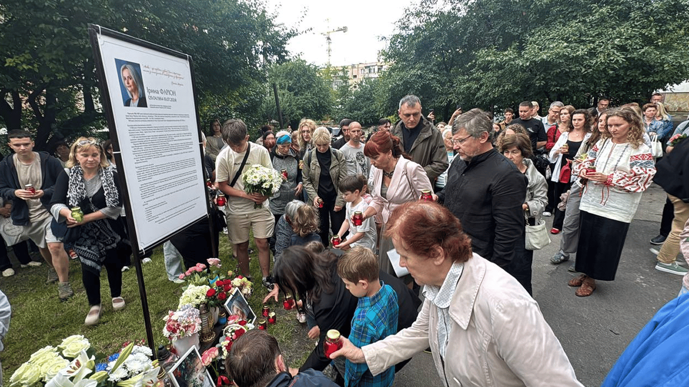 Львів вшановує пам'ять Фаріон — фоторепортаж з місця вбивства