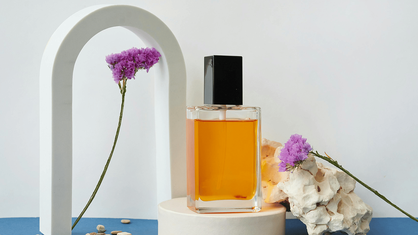Universelle Düfte, die das ganze Jahr über geeignet sind - drei Parfums