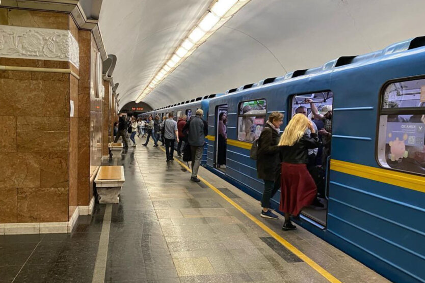 W metrze w Kijowie przejazd dla niektórych pasażerów może kosztować dwa razy więcej: o co chodzi