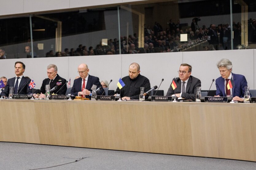 Украина и партнеры по 'Рамштайну' договорились об инвестициях в оборонку: Умеров рассказал о новых пакетах помощи