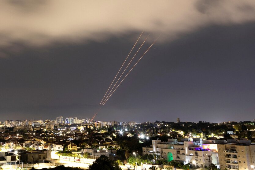 Der Iran hat über 100 Drohnen auf Israel gestartet als Antwort auf den massiven Angriff