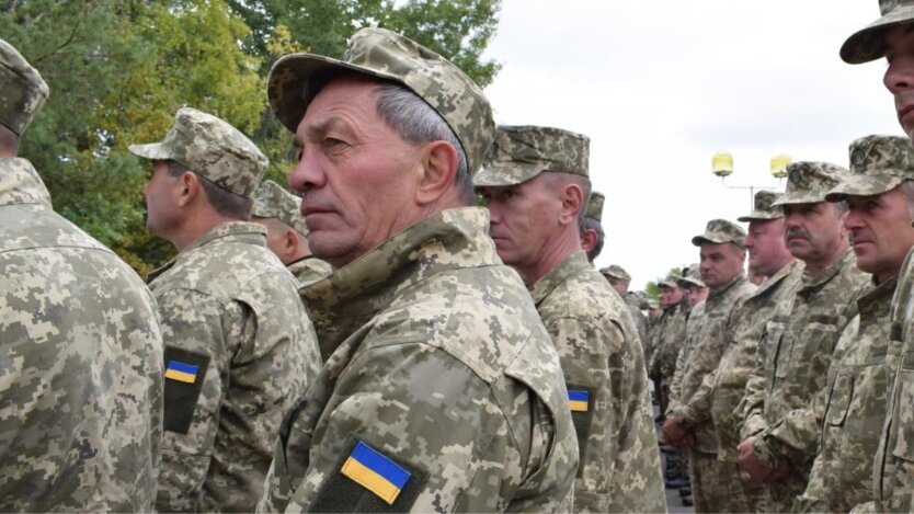Ukrainians will be able to serve in the Armed Forces after 60: an important decision has been made
